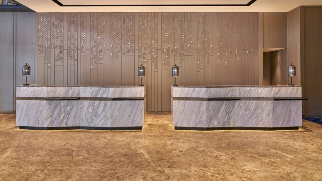 er-pener-lobby-33511_Wide-Hor