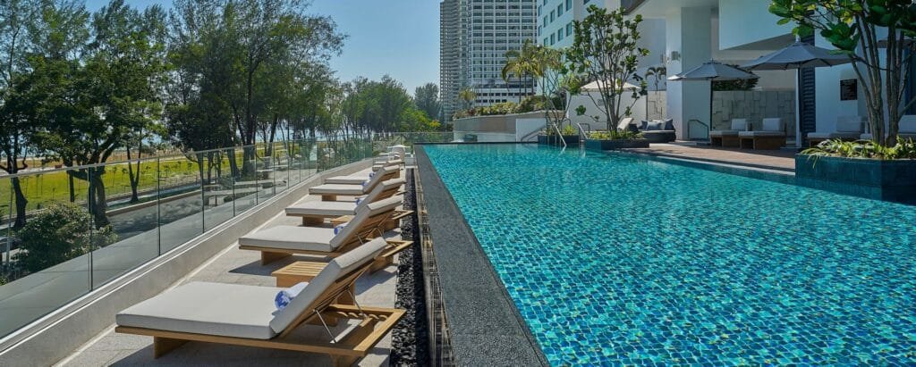 er-pener-pool-20042_Feature-Hor